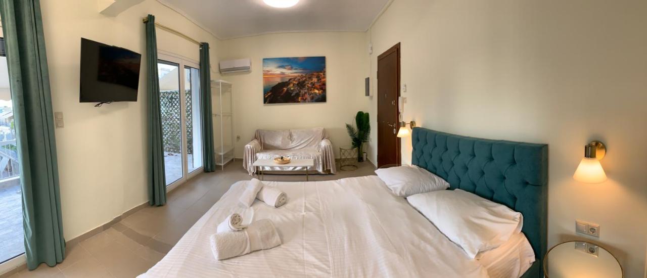 Plaka House
